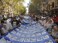 Argentinos exigen "juicio y cárcel" al cumplirse 33 años del golpe