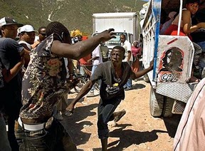 Haití recibe ayuda humanitaria de cínicos saqueadores que lo han mantenido en la miseria y el hambre