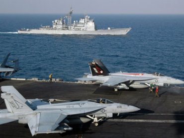 Armada de EEUU y buques de guerra israelíes avanzan hacia Irán