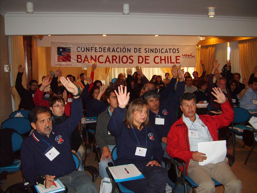 Chile: Trabajadores de Banco Paris votan última oferta de la empresa