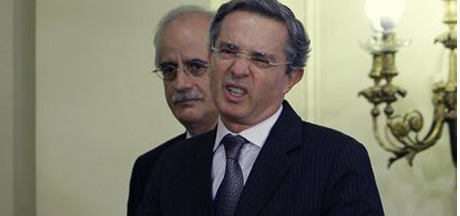 El rastro del Presidente Álvaro Uribe Uribe conduce indefectiblemente hacia la Corte Penal Internacional