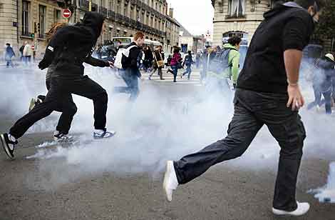 Francia: Sindicatos convocan a nuevos actos de protestas contra reforma del sistema de pensiones