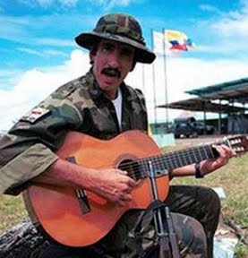 Protestan intelectuales revolucionarios por posible deportación de cantante de FARC Julián Conrado