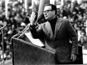 Salvador Allende: Suicida no, héroe