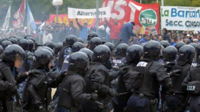 Argentina, Córdoba - Marcha a tribunales: Palos para los trabajadores